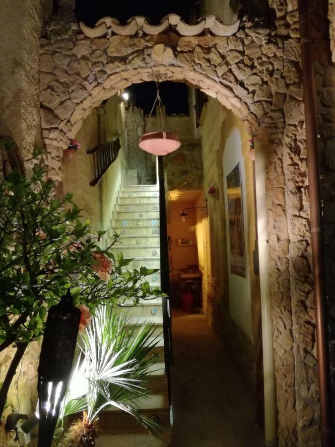 Вилла Casa Vacanze Mediterraneo Тре-Фонтане Экстерьер фото