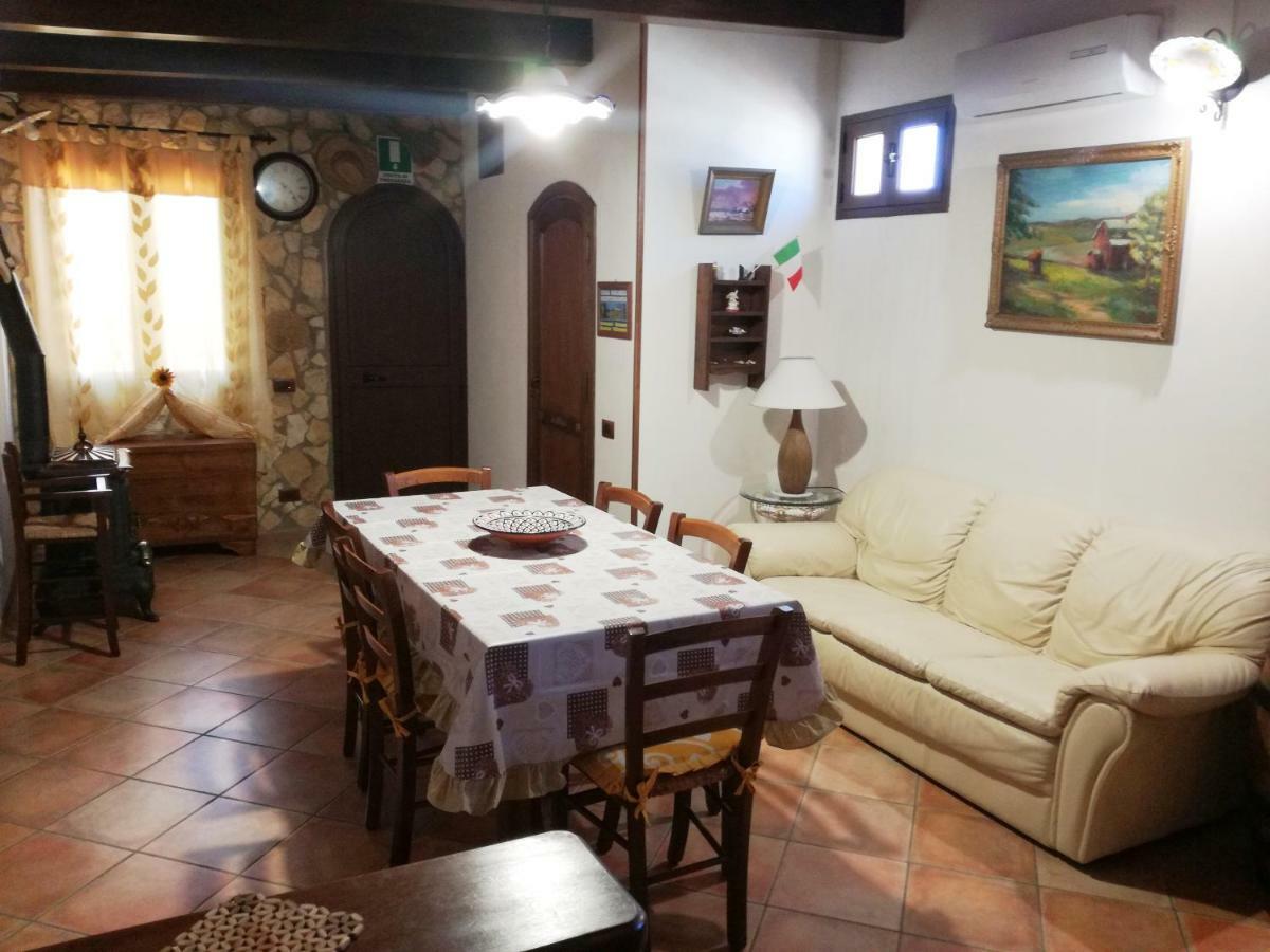 Вилла Casa Vacanze Mediterraneo Тре-Фонтане Экстерьер фото