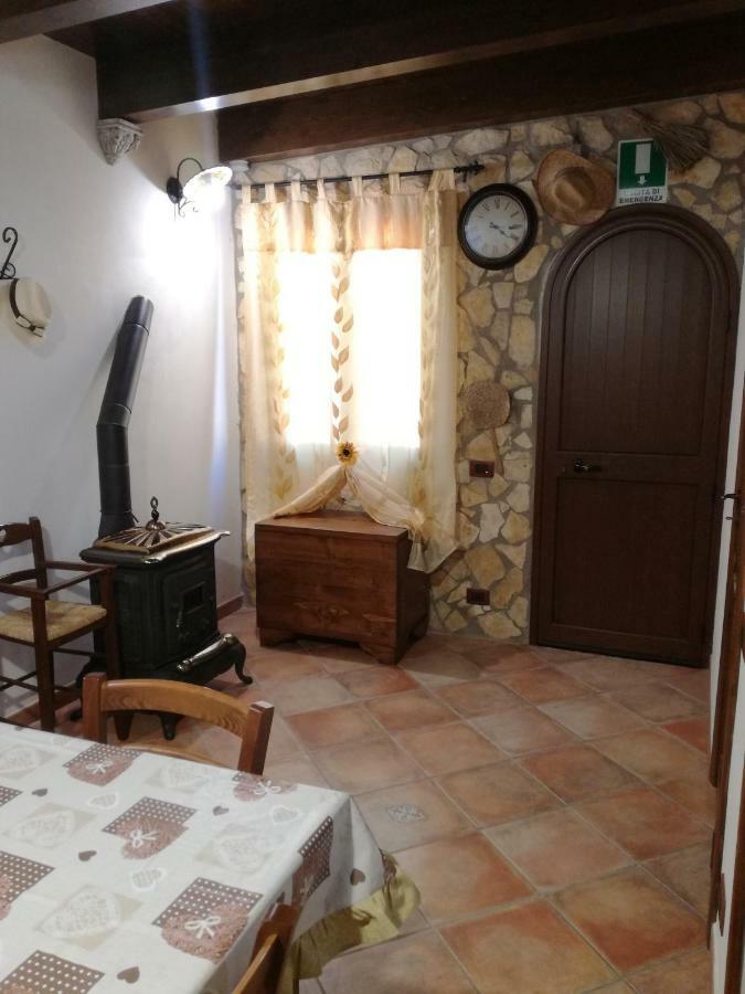 Вилла Casa Vacanze Mediterraneo Тре-Фонтане Экстерьер фото